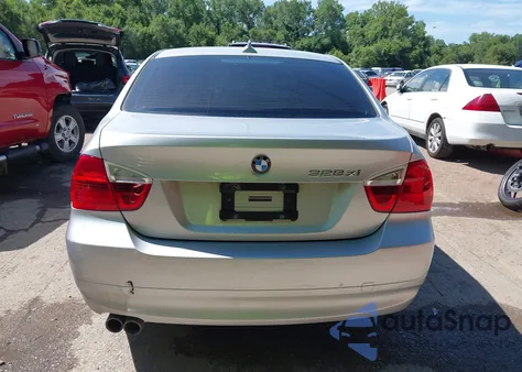 2008 BMW 328Xi z USA, uszkodzony, nr VIN WBAVC93508KZ73403